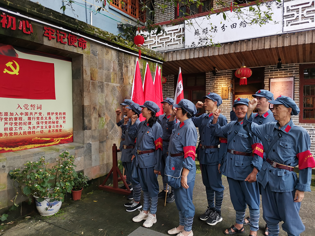 虹潤(rùn)公司黨支部組織開(kāi)展“尋找紅色足跡，牢記初心使命”主題黨日活動(dòng)